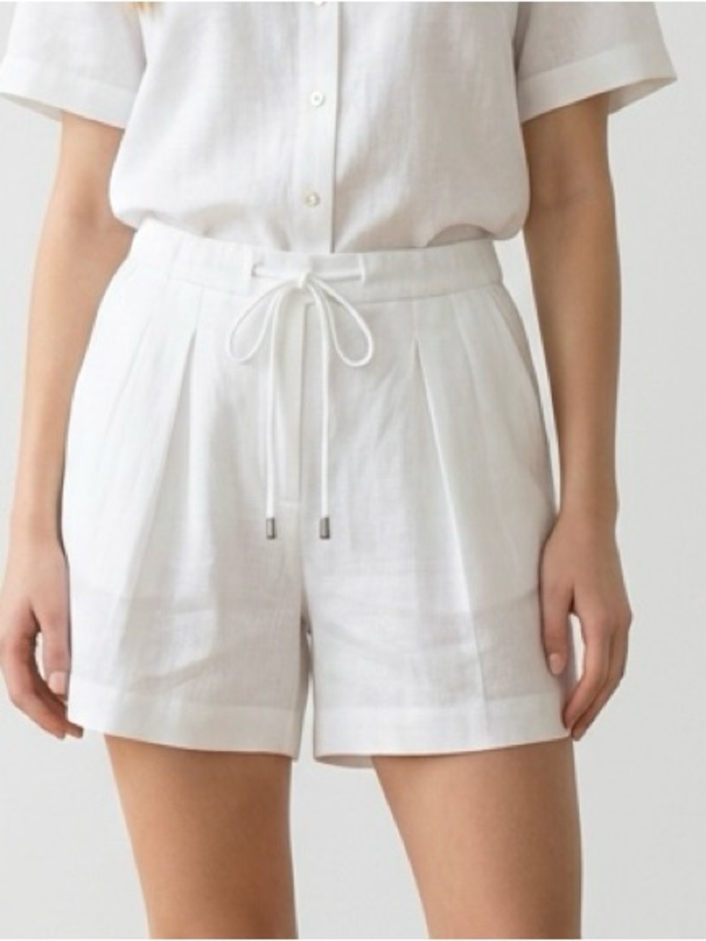 NWOT Lauren Ralph Lauren White Pleated Drawstring Shorts Size M